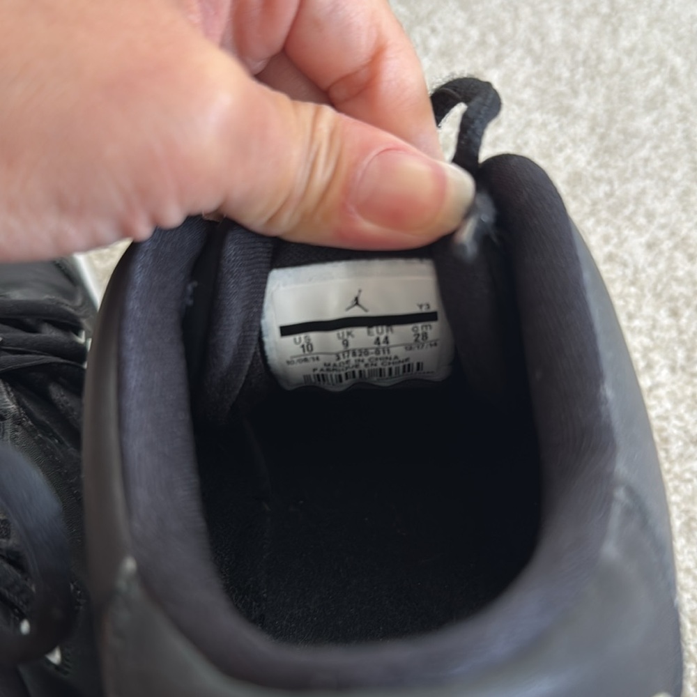 Jordan Black White Low-Top Sneakers - Picture 7 of 7